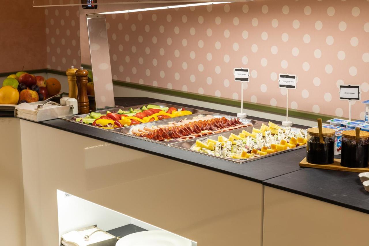 Ramada By Wyndham Slatina Parc酒店 外观 照片